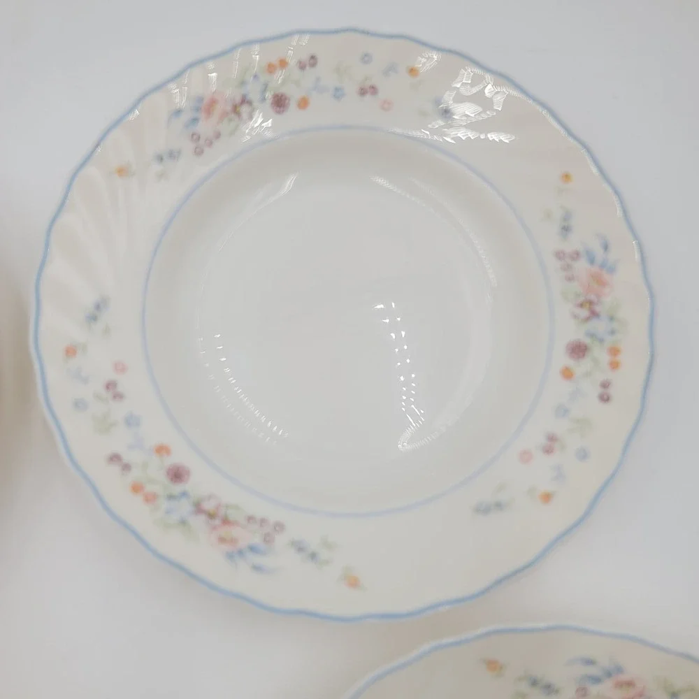5 Arcopal Victoria Floral Pattern Soup Bowls Scalloped Edge Blue Rim 8.75